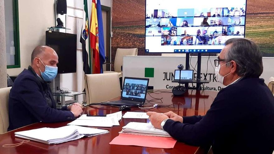 Reunión telemática de la Mesa Nacional de Sequía, en imagen tomada en la Consejería de Agricultura de Extremadura