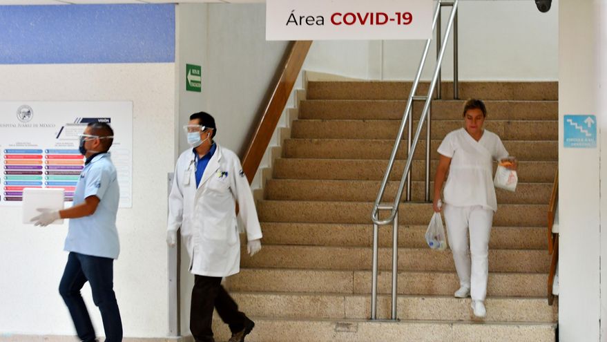 Empleados de la salud del Hospital Juárez realizan labores en Ciudad de México (México). desapercibida. EFE/ Jorge Núñez/Archivo