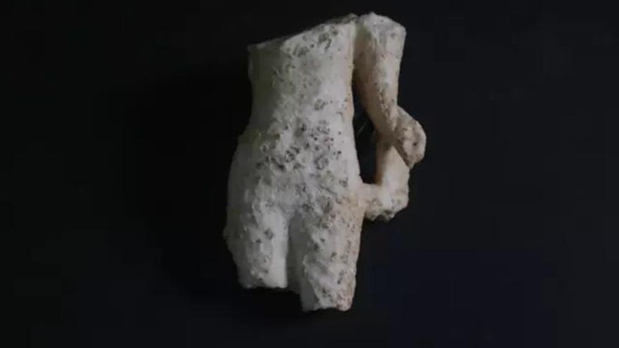 Hallada una escultura del siglo II de una ninfa acuática en l'Alcúdia, el mismo lugar donde se encontró a la Dama de Elche