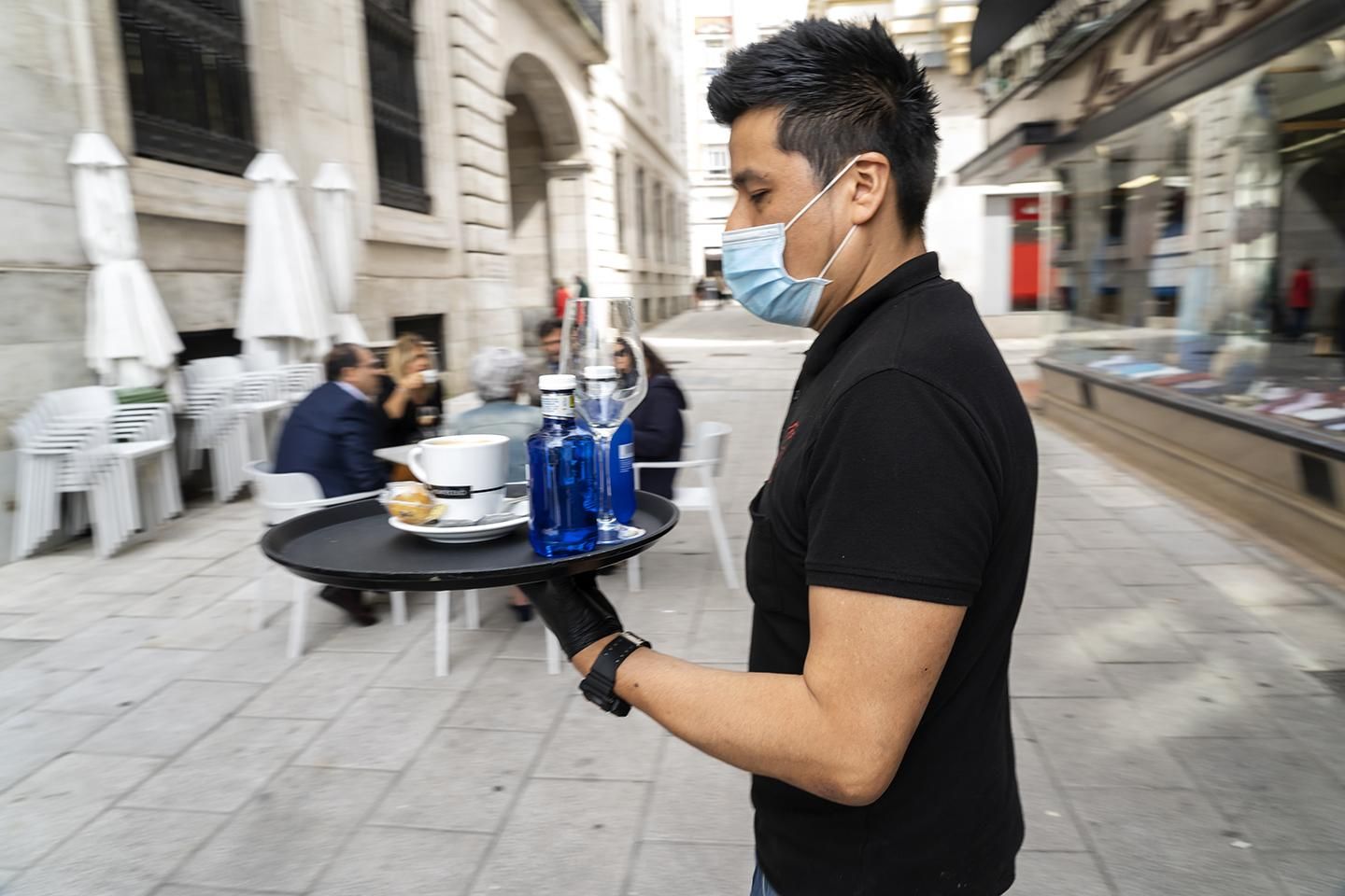 El comienzo de la desescalada he permitido la reapertura de los bares y el uso controlado de las terrazas. | JOAQUÍN GÓMEZ SASTRE
