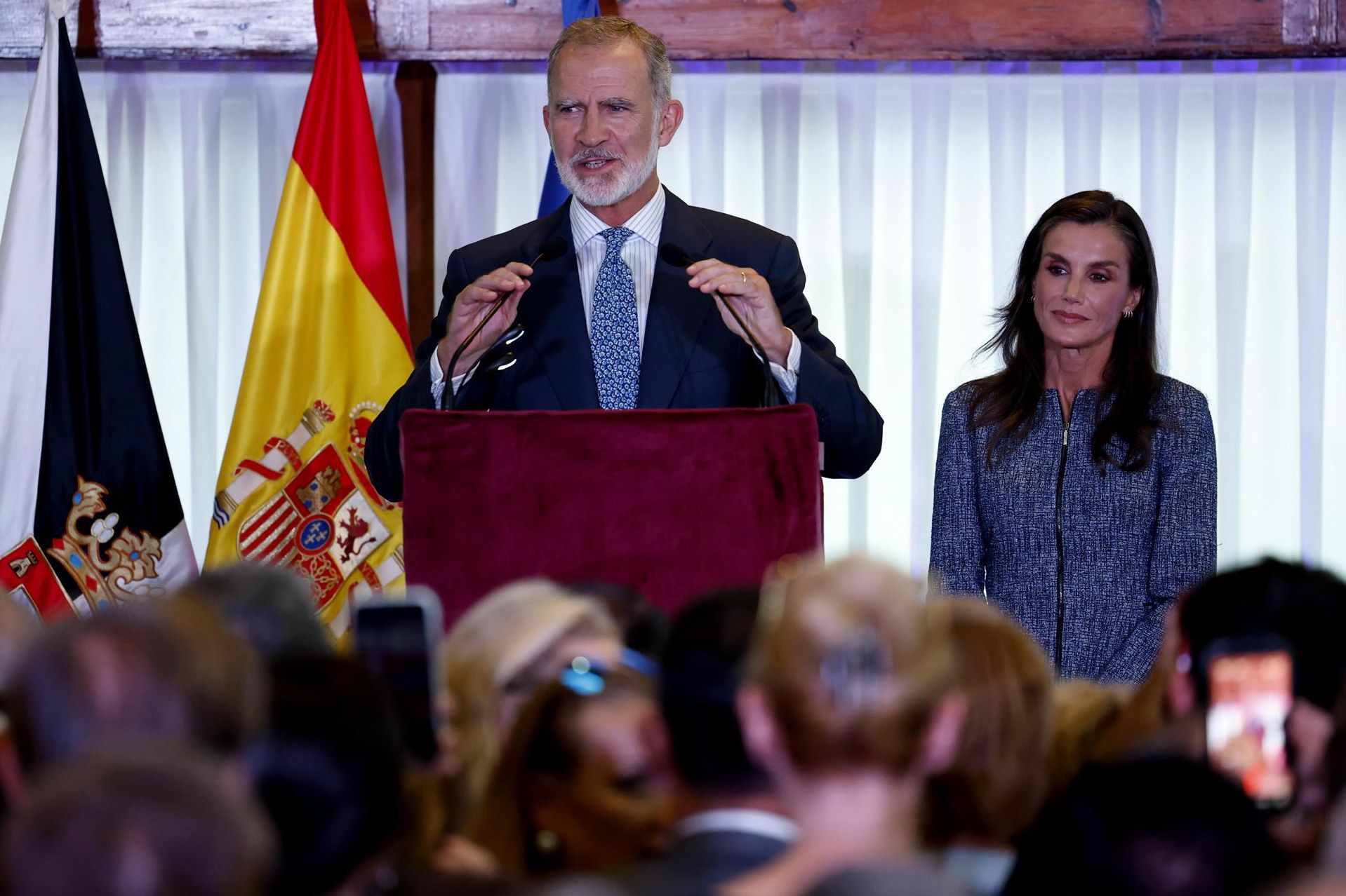 Los reyes Felipe VI y Letizia participan en un encuentro con la sociedad ceutí 