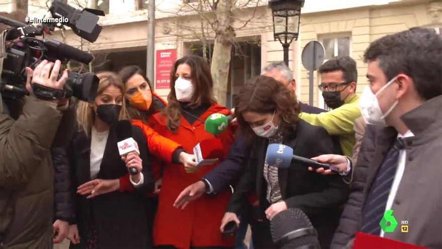 Wyoming, indignado con los "agarrones" a Andrea Ropero al entrevistar a Ayuso y Almeida