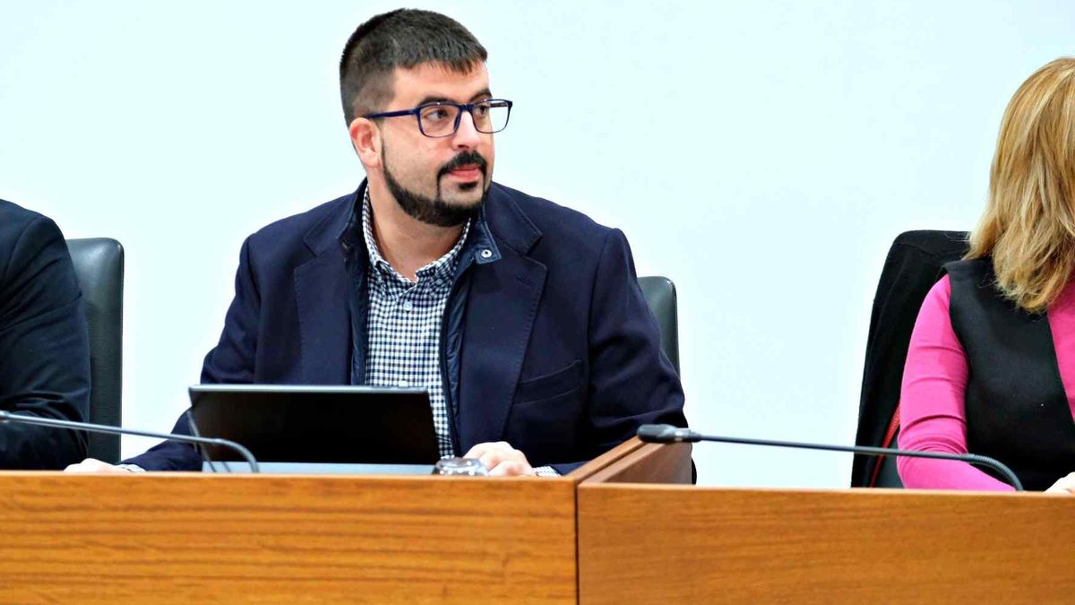 Borja Perdomo advierte de que “el Cabildo sigue sin intervenir ante las graves pérdidas de agua en las redes de abastecimiento”
