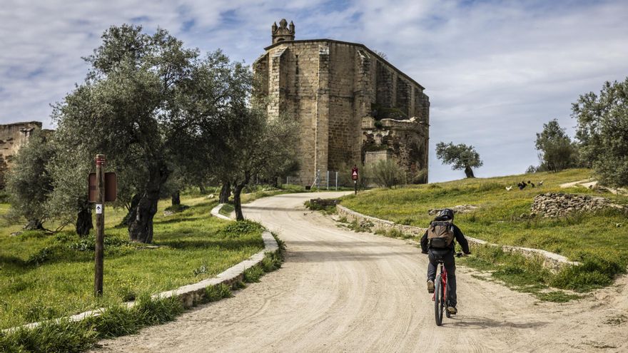 Los tres tesoros de la UNESCO de Cáceres y la Ciclosenda del Tajo, en imágenes