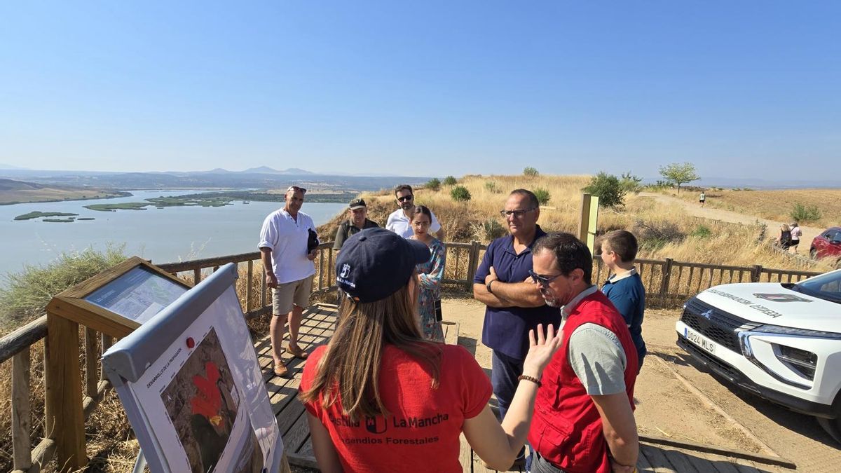 Visita a las Barrancas de Burujón tras el incendio forestal que se produjo el pasado 16 de junio