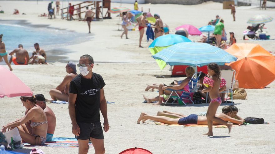 Canarias baja de los 200 contagios diarios por primera vez en esta Semana Santa