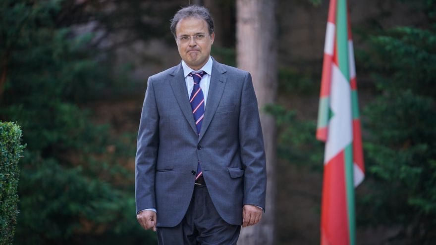 El nuevo consejero vasco de Salud exhibe en una carta su "fe profunda" en Osakidetza: "Jamás trabajé en la privada"