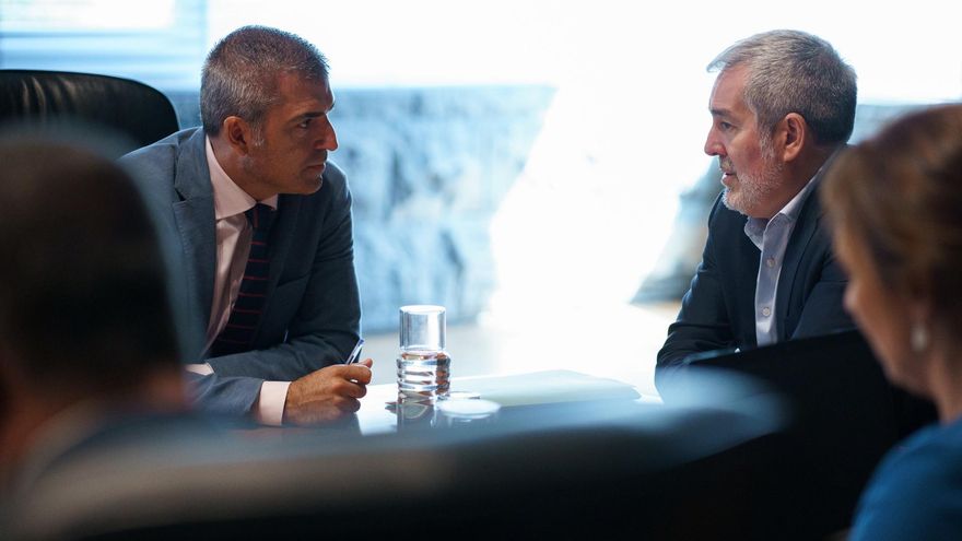 Canarias envía un requerimiento al Gobierno central "para que cumpla sus obligaciones" con los menores migrantes