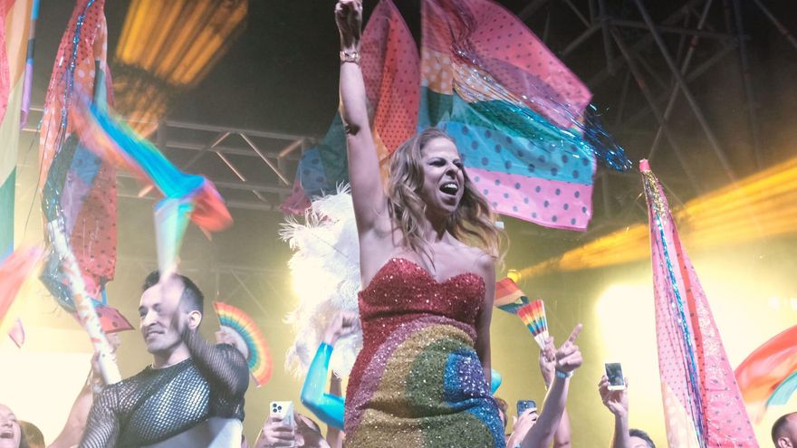 Pastora Soler reclama que se vuelvan a colgar las banderas LGTBIQ+ en los ayuntamientos: "Ya está bien de tanta censura"