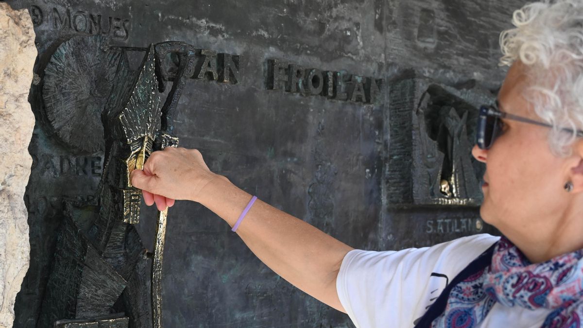 La tradición de tocar la nariz a San Froilán en la romería de La Virgen del Camino 2025.