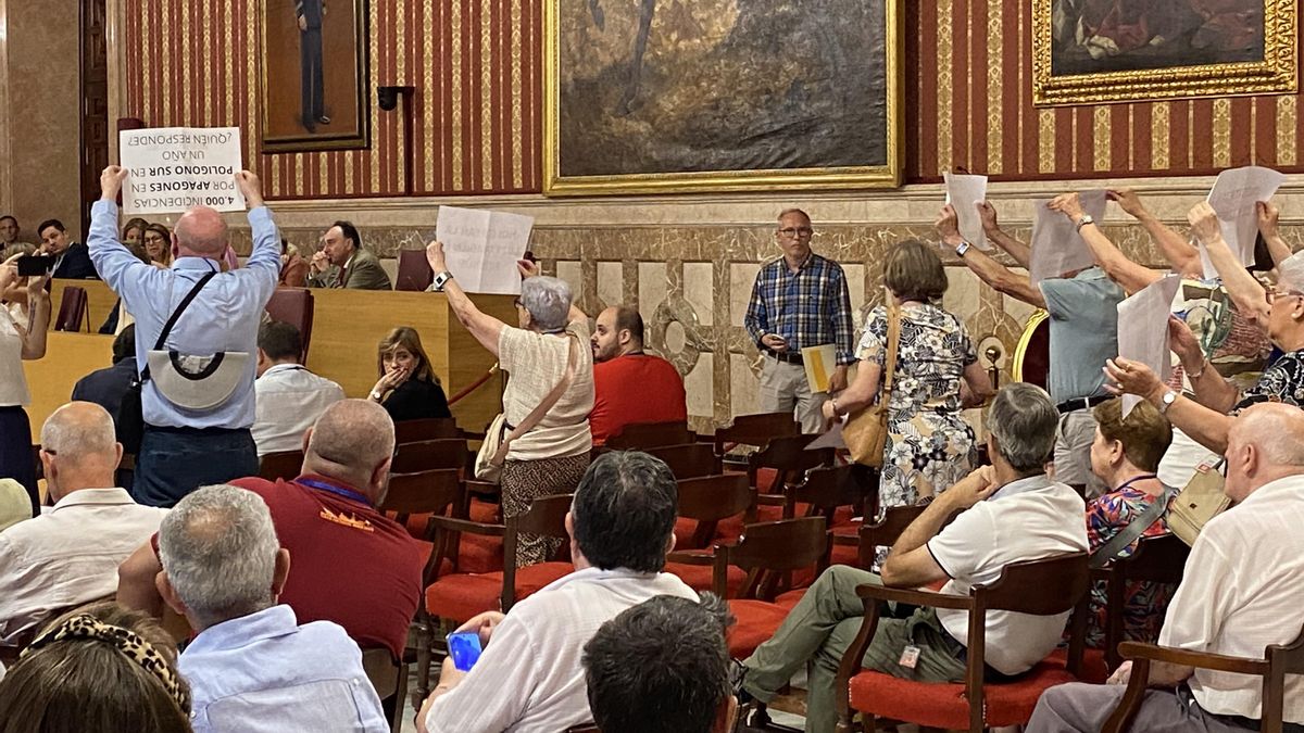 Protesta por los continuos cortes de luz en zonas como el Polígono Sur.