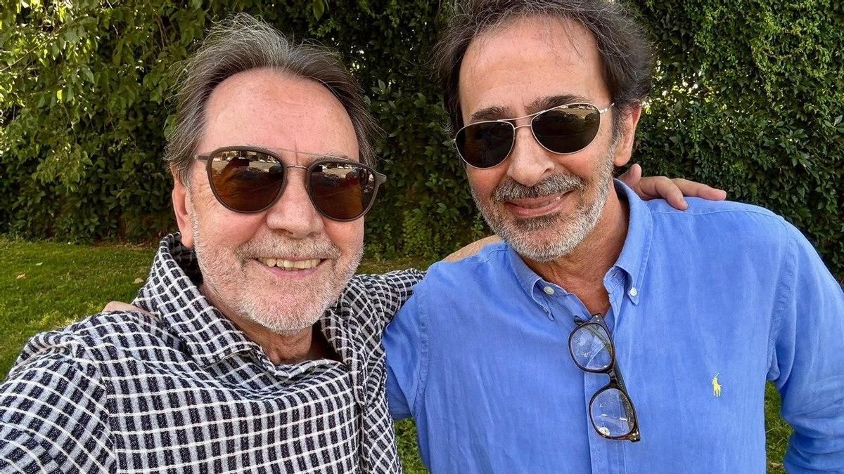 El autor y Tomás Bárbulo.
