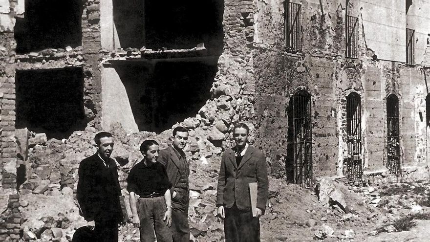 La reconstrucción del pueblo que asoló la última gran batalla de la Guerra Civil