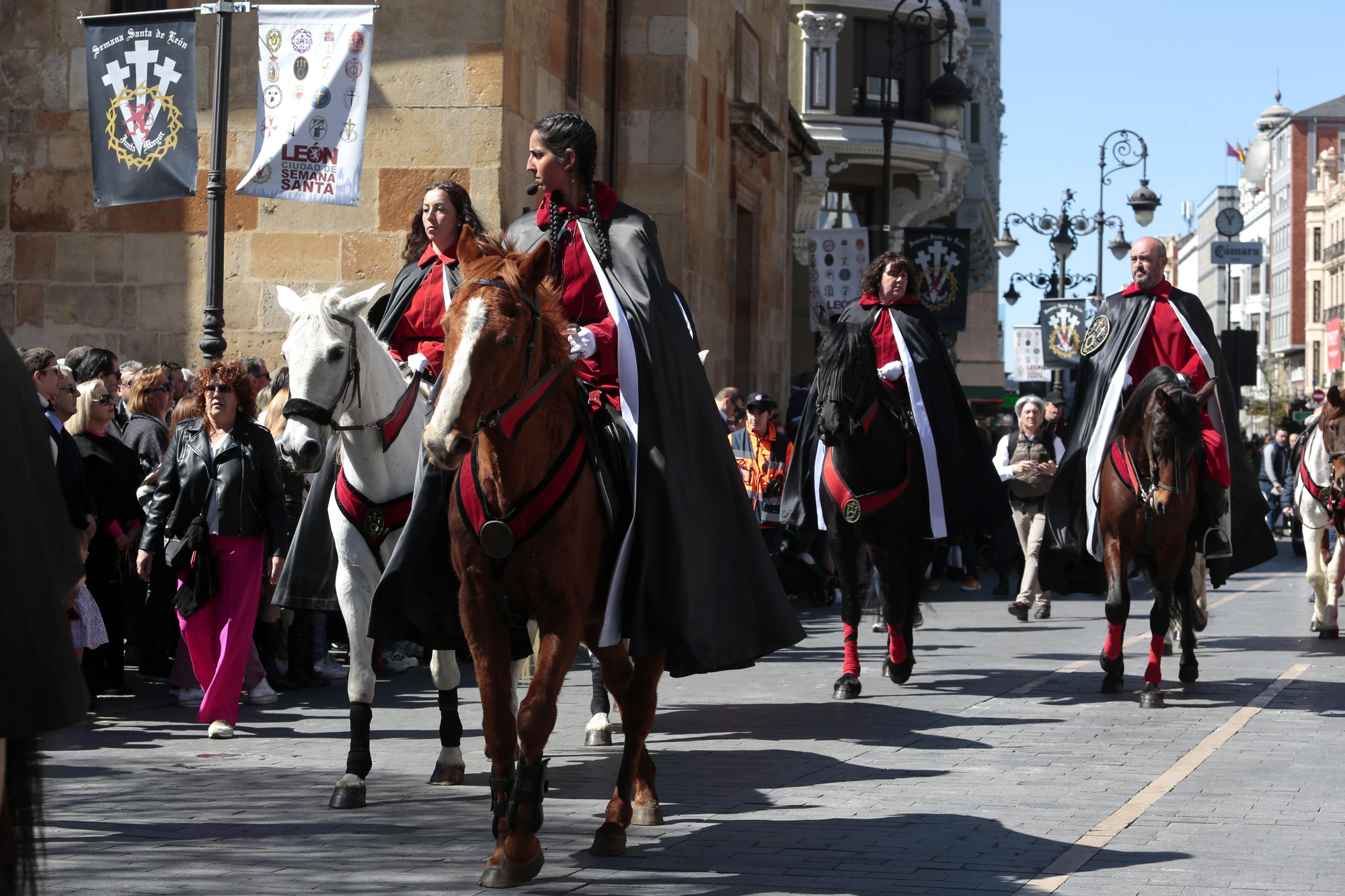 Más que Siete Palabras en el Pregón a Caballo de la Semana Santa de León