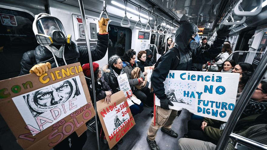 El video en "modo Eternauta" con el que los científicos argentinos denuncian "un ataque sin precedentes" de parte del Gobierno de Milei
