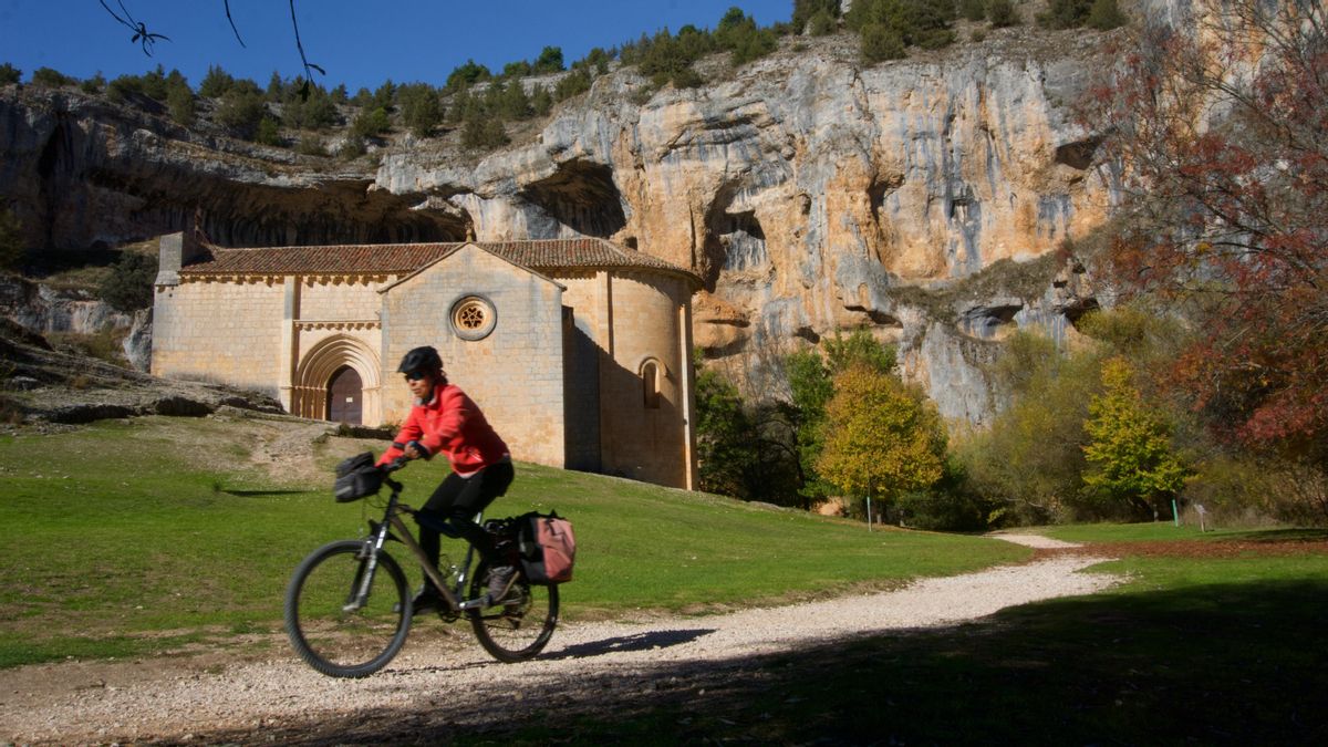 Las tres mejores rutas de senderismo para disfrutar del otoño en España