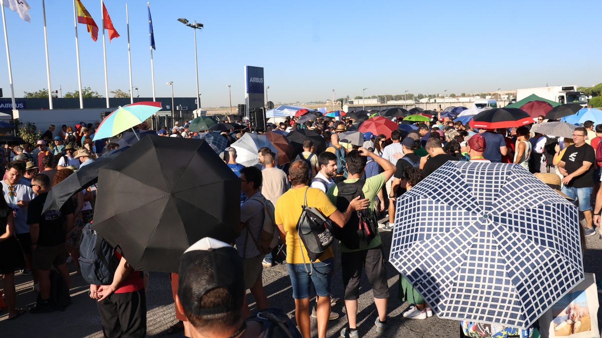 Asamblea de trabajadores de Airbus Getafe (Madrid) en la huelga indefinida de este agosto.
