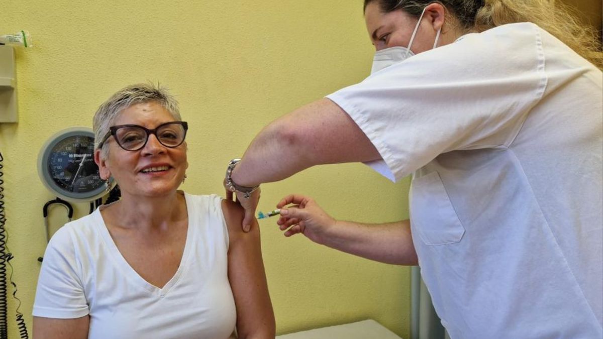 Más de la mitad de los mayores de 64 años en Asturias ya ha recibido la vacuna contra la gripe