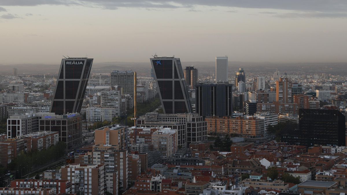 Imagen de archivo del cielo de Madrid.