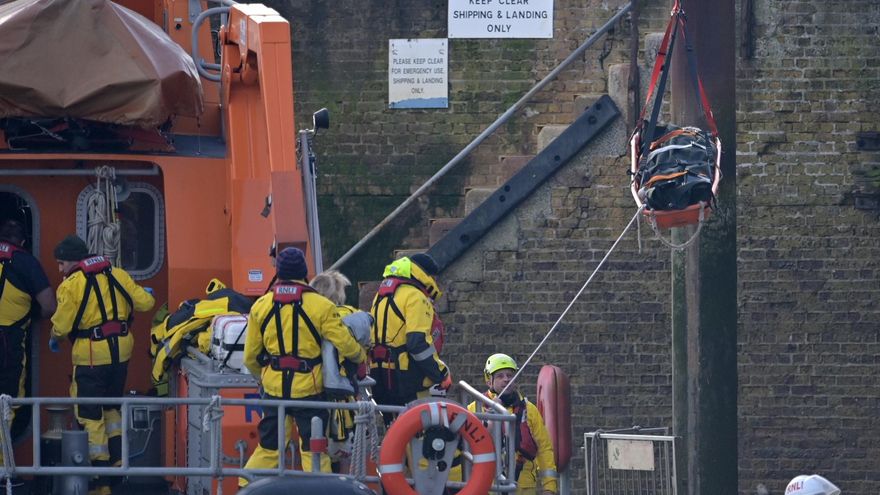 Cuatro personas mueren en su intento de cruzar el canal de la Mancha para llegar a Reino Unido