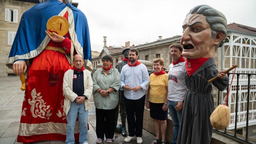 La comparsa de gigantes y cabezudos, la cofradía de la Virgen Blanca y 'celedones de oro' abrirán La Blanca 2025 en Vitoria