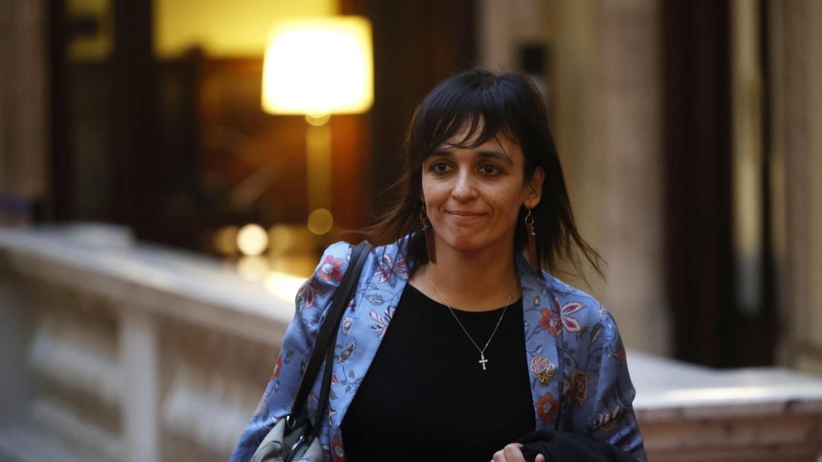 El Parlament expedienta a Sílvia Orriols por el "acoso sistemático" contra una diputada musulmana