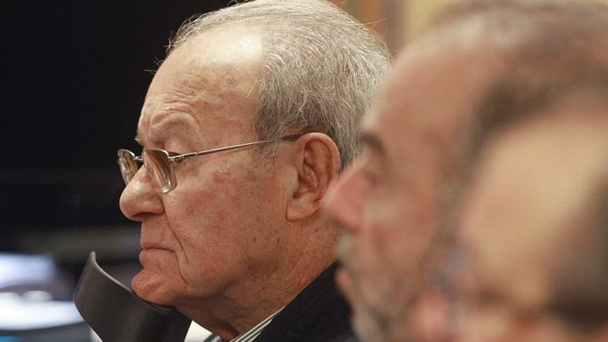Ignacio González (izquierda) y Miguel Zerolo (centro), exalcalde de Santa Cruz y exsenador de CC