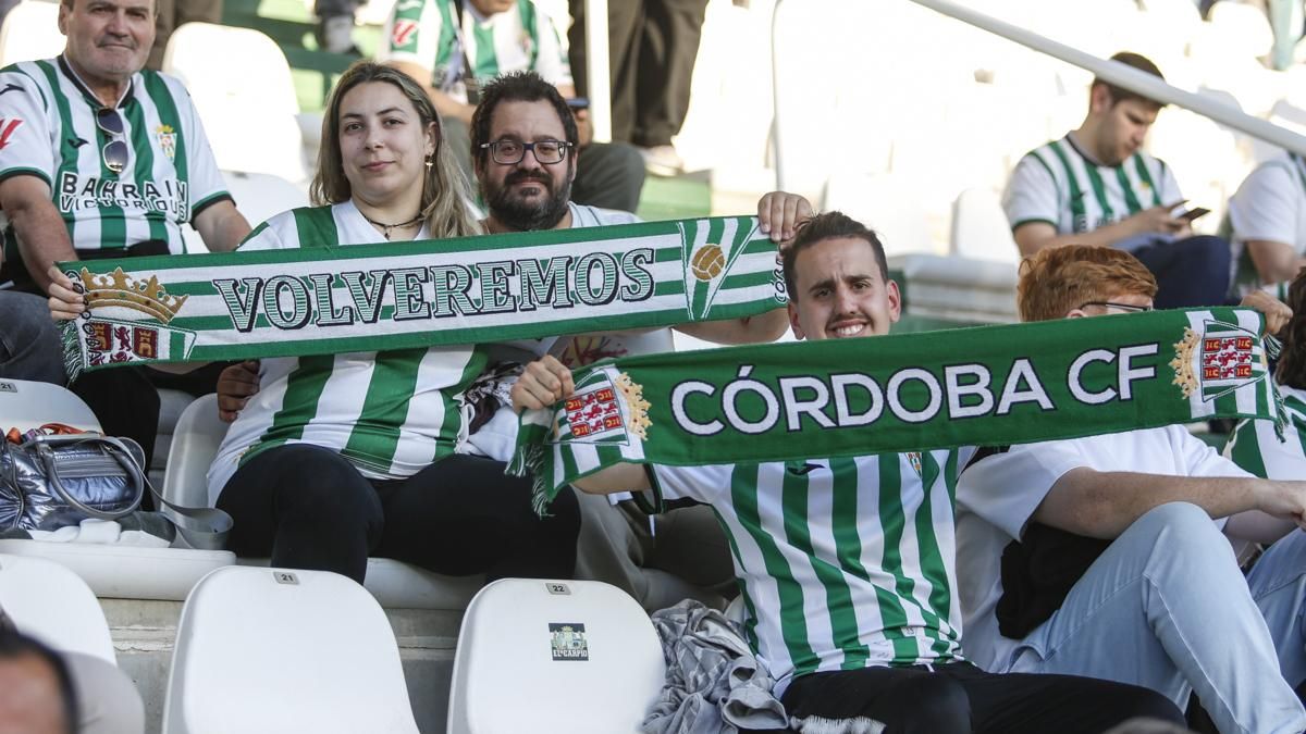Grada Blanquiverde del Córdoba CF - CD Mirandés