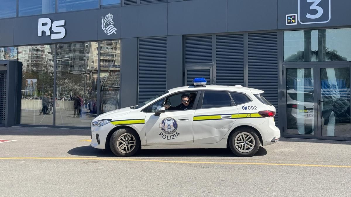 Detienen a una trabajadora de un hotel de Donostia por el robo de un Rolex, joyas y dólares en efectivo