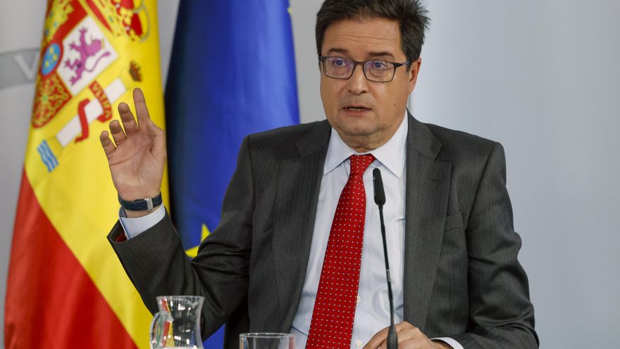El Gobierno arranca a las comunidades un grupo de trabajo para reducir los empleados temporales públicos