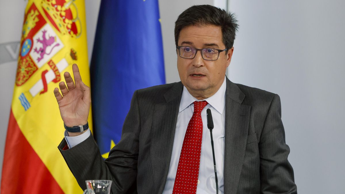 El Gobierno arranca a las comunidades un grupo de trabajo para reducir los empleados temporales públicos