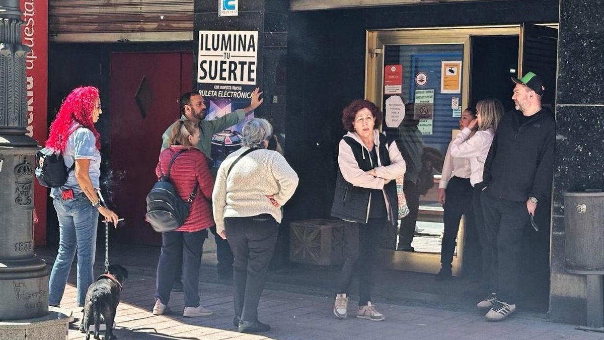 El bingo, otro negocio del centro de León paralizado a pesar del eslogan: "Ilumina tu suerte".