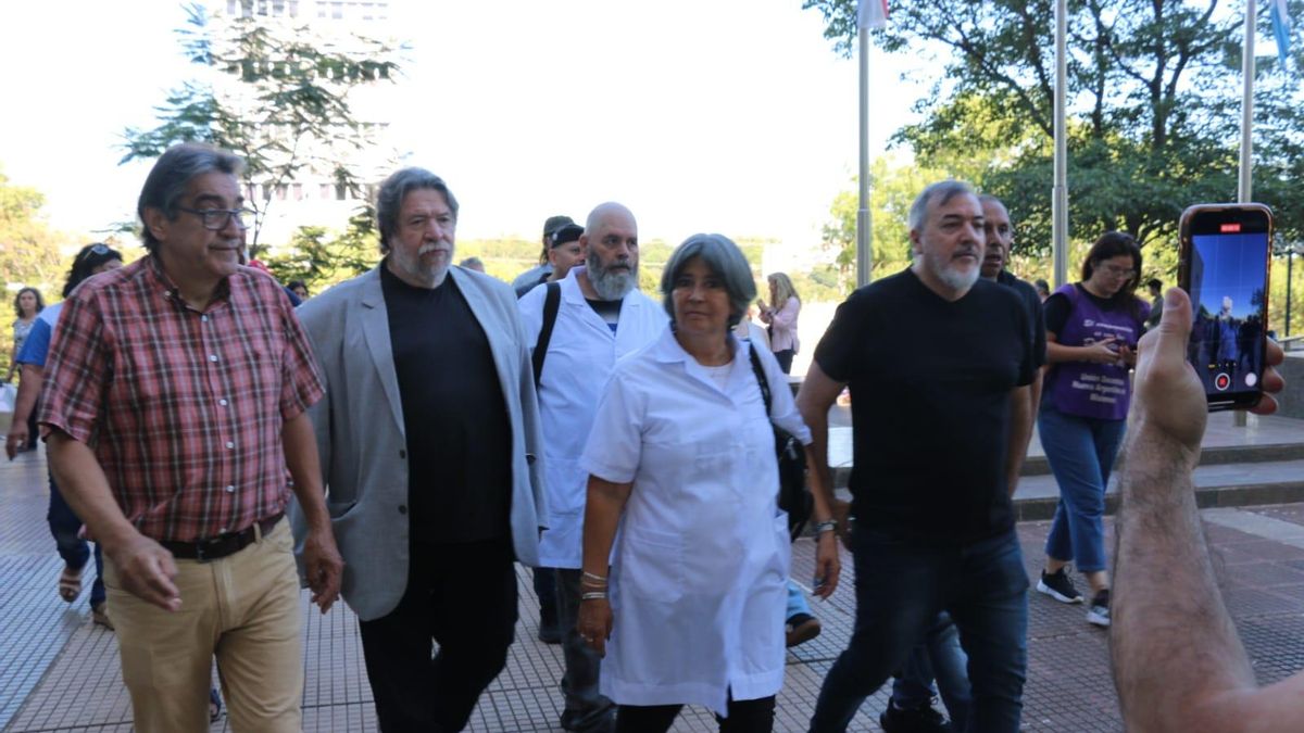 Mónica Gurina y Leandro Sánchez fueron acompañados por Claudio Lozano y Rodolfo Aguiar.