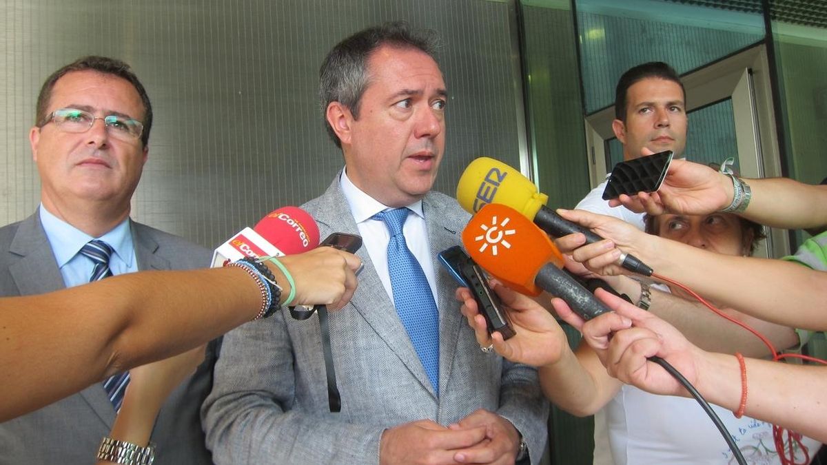 Espadas propone un plan integral en el centro, actuando en carga y descarga, más autobuses y un posible parking