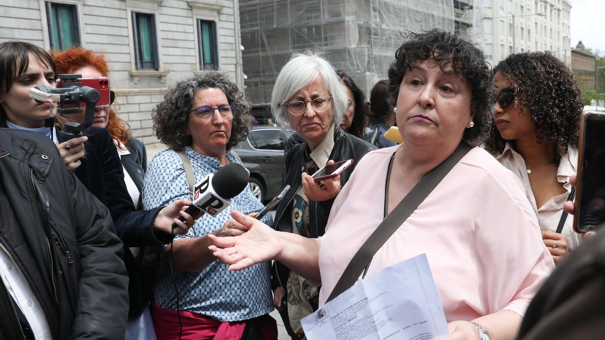 Archivo - María Salmerón, en una manifestación para protestar por no ser indultada