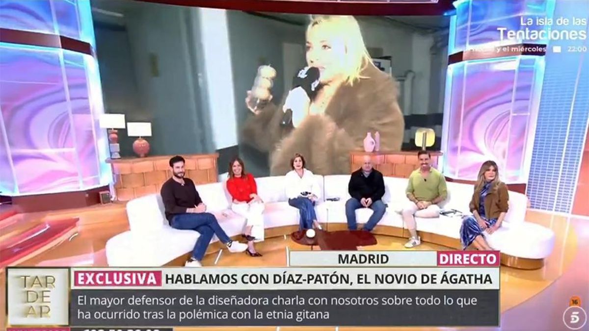 La risa de Ana Rosa Quintana al ver a Marta Riesco "colarse" en 'TardeAR' desde 'Ni que fuéramos'