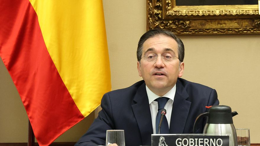 El ministro de Asuntos Exteriores, Unión Europea y Cooperación, José Manuel Albares, comparece en la Comisión de Asuntos Exteriores, en el Congreso de los Diputados