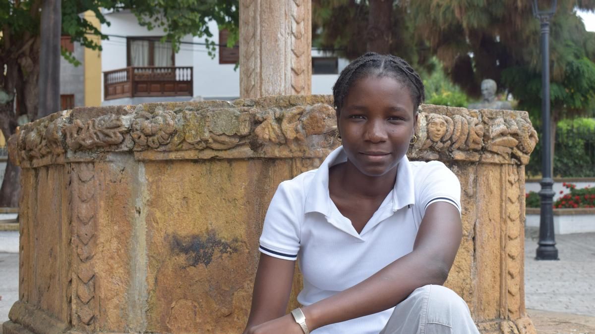 Binta llegó a Canarias desde Senegal persiguiendo el viento: “Quería mis propias alas para poder volar y decidir sobre mi cuerpo”