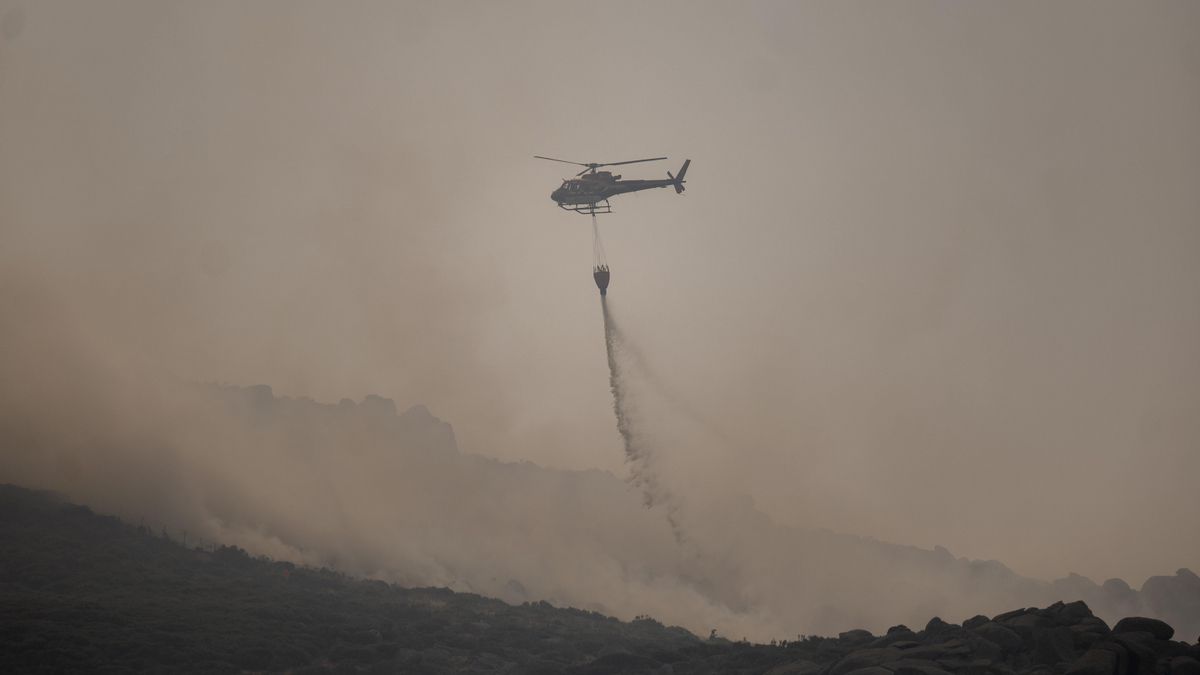 Los bulos sobre los incendios en Madrid y Ávila: del "no dejan limpiar los montes" a que se provocan "para recalificar"
