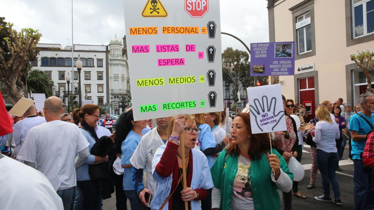 FOTOGALERÍA | Manifestación en Las Palmas de Gran Canaria en defensa de la sanidad