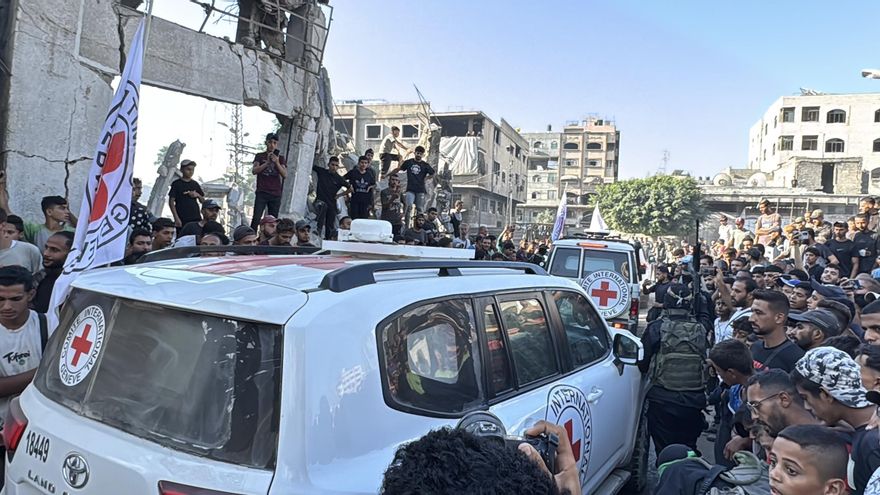 Hamás libera a todos los rehenes vivos en el día clave del acuerdo de alto el fuego