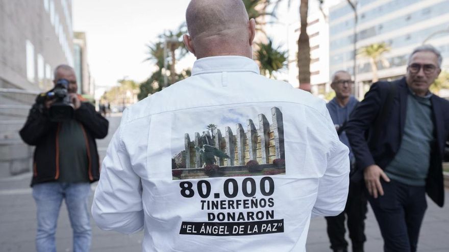 El Mediador, vestido para ser leído