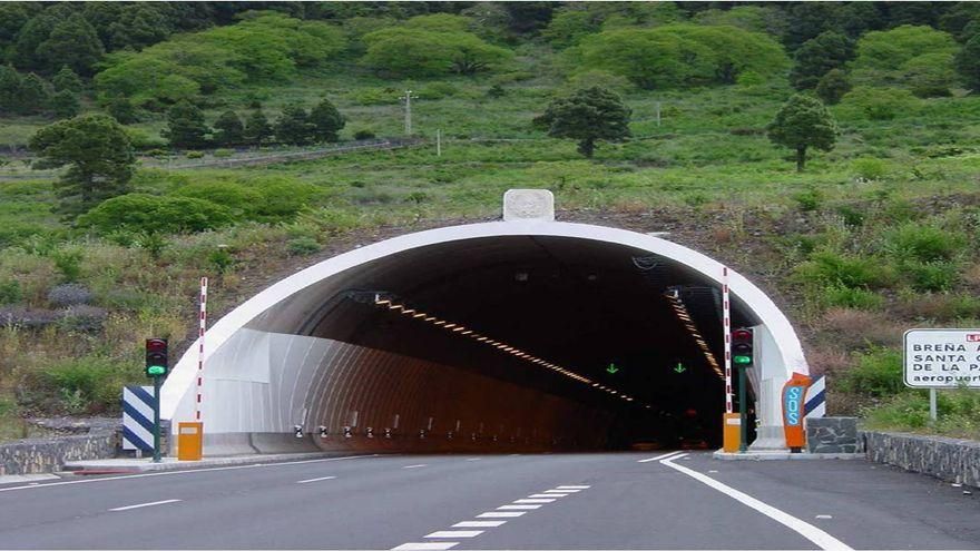 Cerrado el Túnel Nuevo de la Cumbre por un accidente en su interior