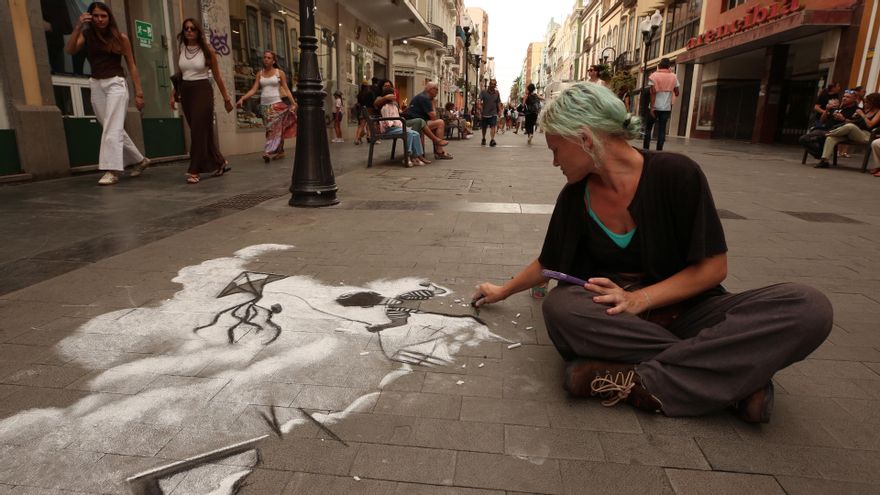 Bianca Milacic, una artista de Canarias en la flotilla a Gaza: "Israel nos está atacando por llevar leche en polvo"