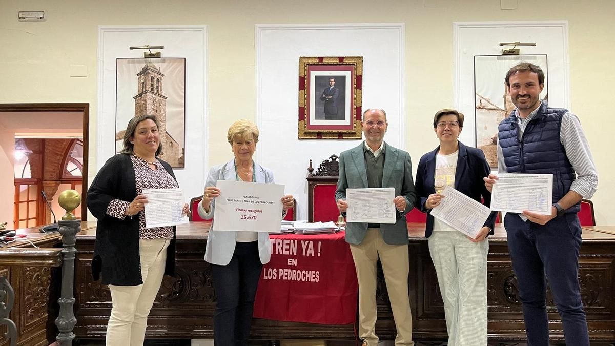 Recogen más de 15.000 firmas para pedir que la estación de Los Pedroches tenga el sello de Obligación de Servicio Público