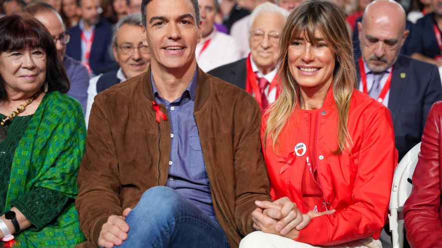 Archivo - El presidente del Gobierno, Pedro Sánchez, y su esposa Begoña Gómez.