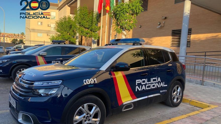 Archivo - Vehículo de la Policía Nacional.