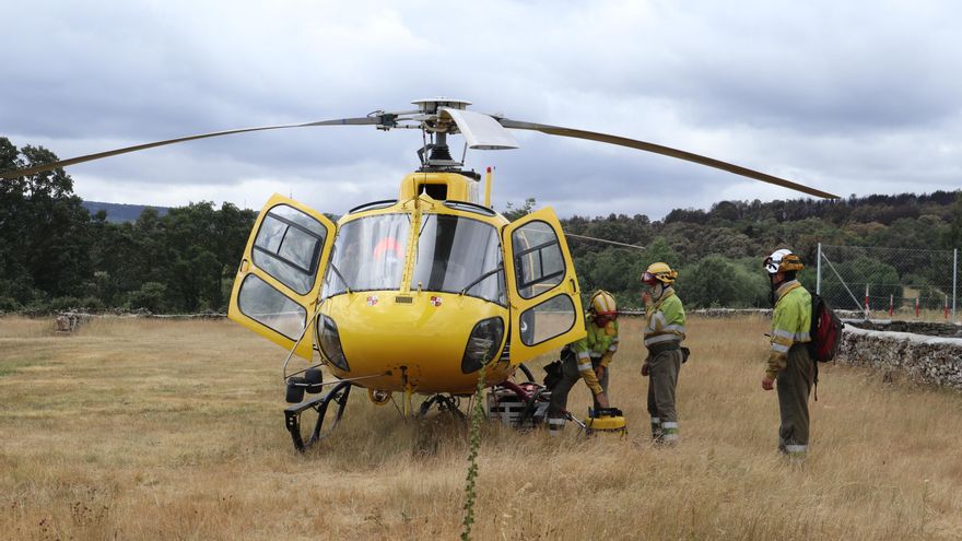 Mañueco defiende que hubo medios suficientes en La Culebra y garantiza el respaldo a los afectados