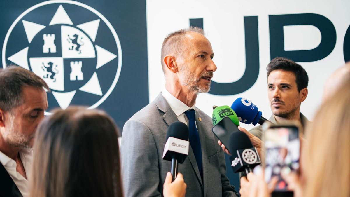 La UPCT se presenta como la universidad "basada en retos reales": conocimiento y tecnología para transformar la sociedad