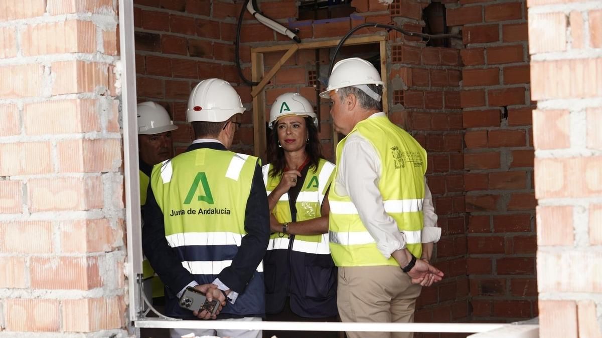 Inspección de Trabajo investiga a la Junta de Andalucía por hacer vivienda pública sin seguro para sus responsables de obra